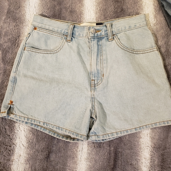 Gap demim shorts - Picture 2 of 9